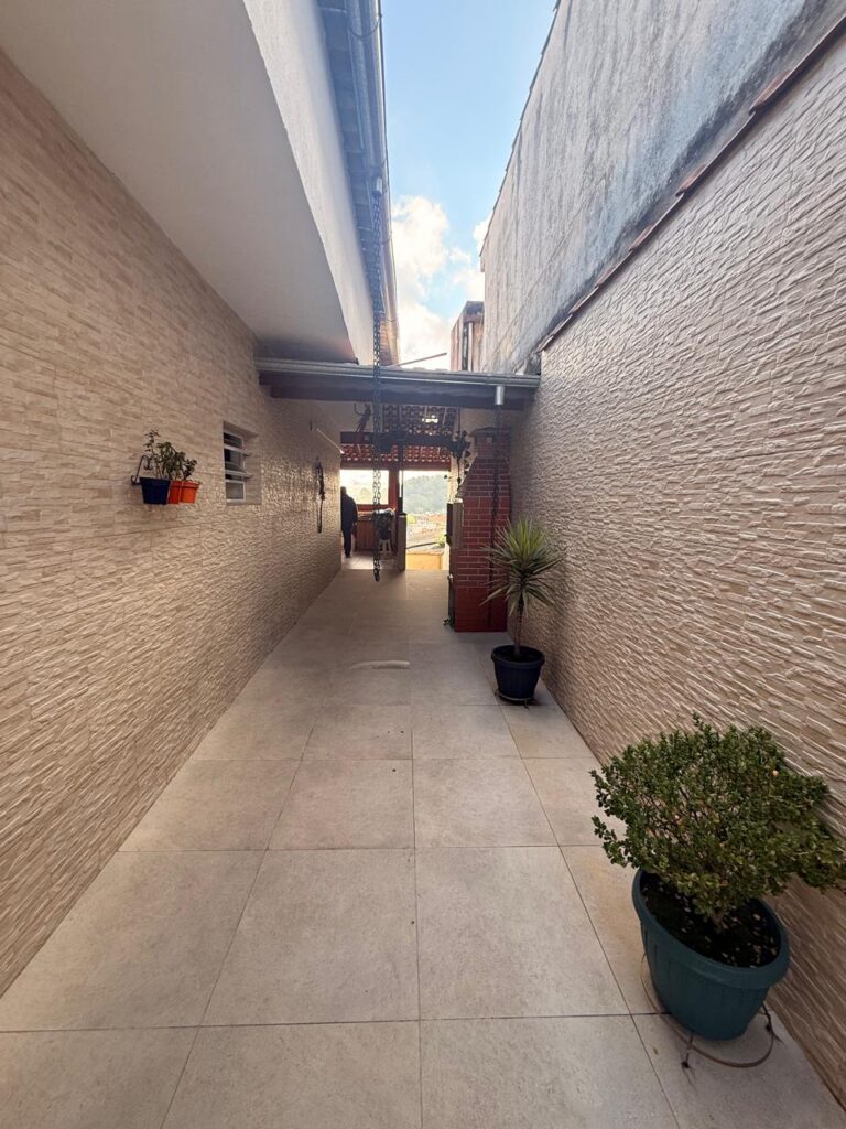 Casa em Itaquera com 2 Salões alugados
