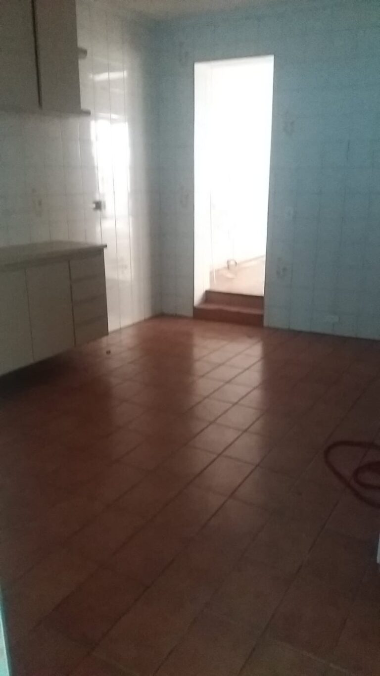 Sobrado em Vila Carmosina