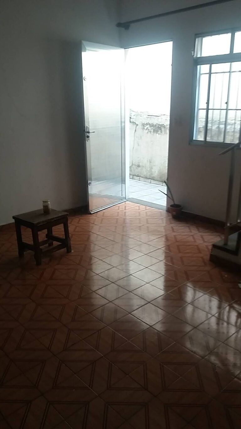 Sobrado em Vila Carmosina