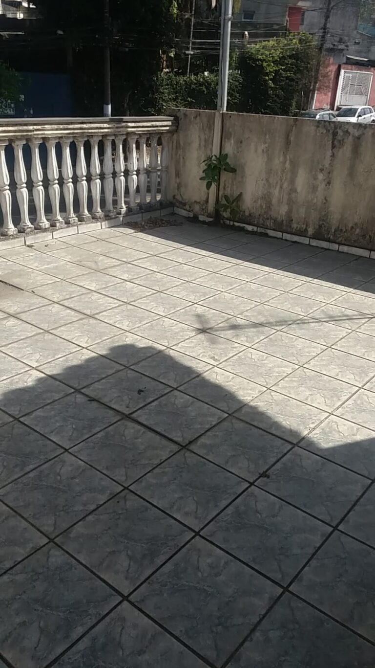 Sobrado em Vila Carmosina