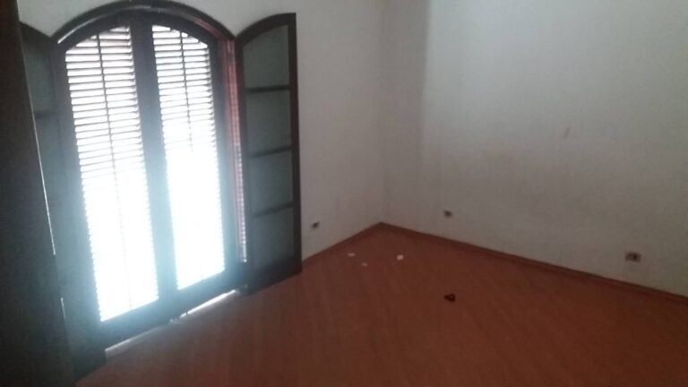 Sobrado em Vila Carmosina
