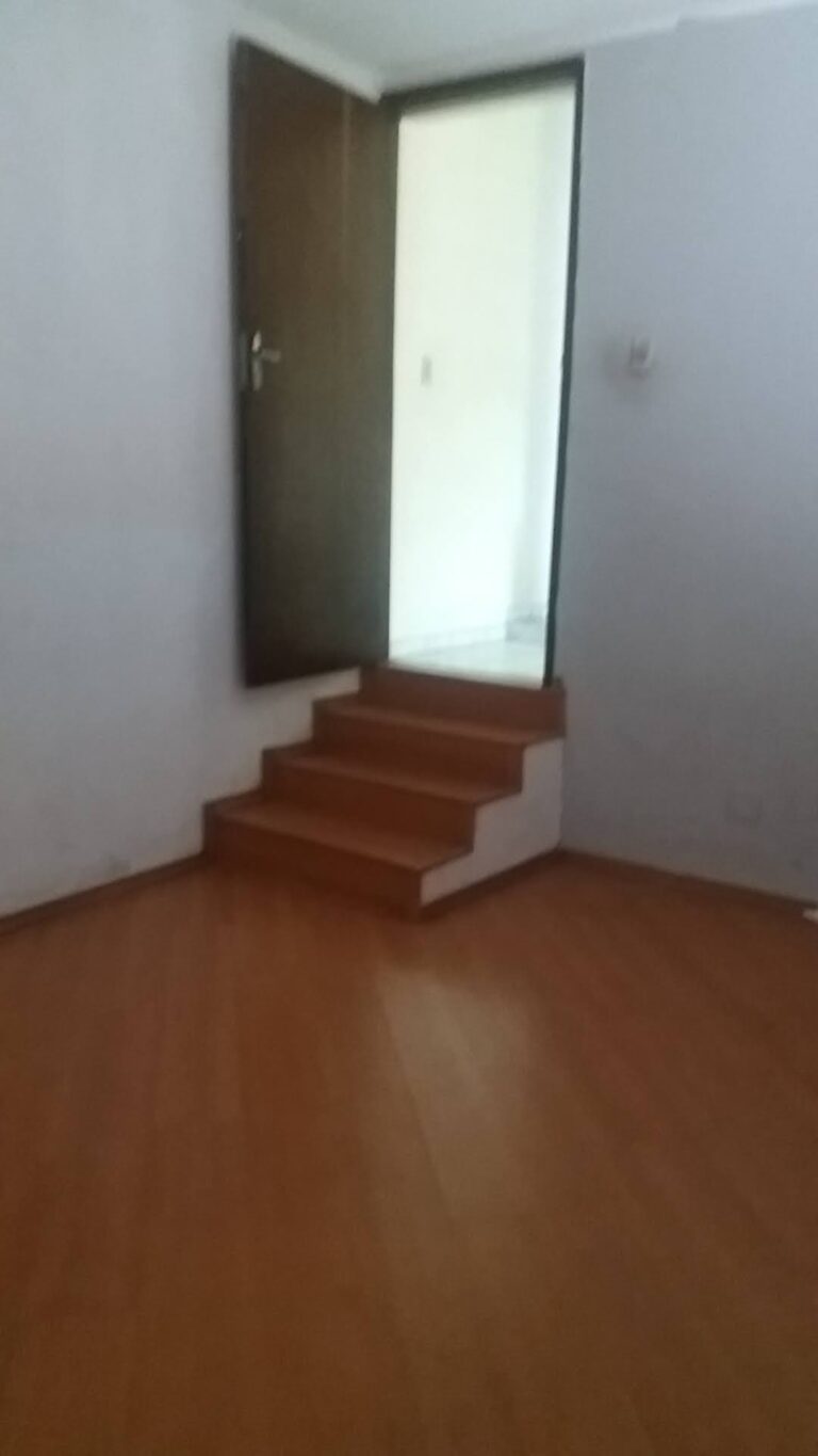 Sobrado em Vila Carmosina