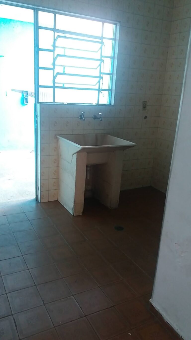 Sobrado em Vila Carmosina