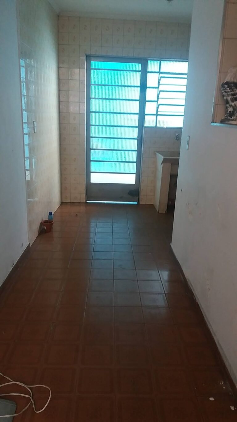 Sobrado em Vila Carmosina