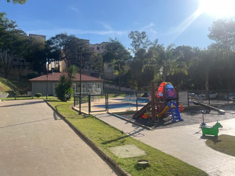 Apartamento em Colônia