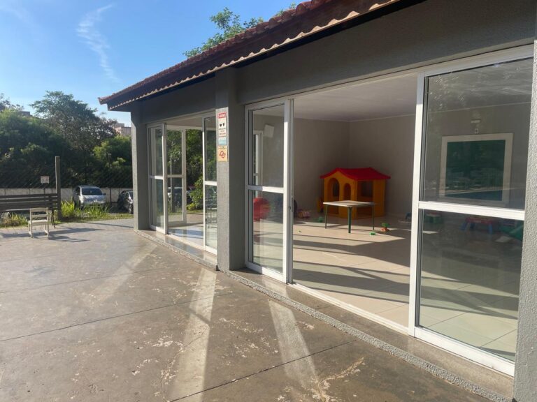 Apartamento em Colônia