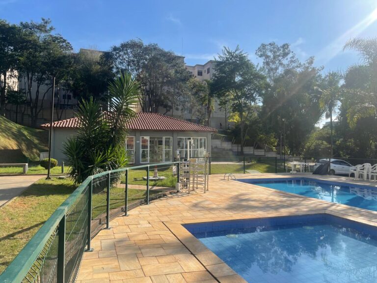 Apartamento em Colônia