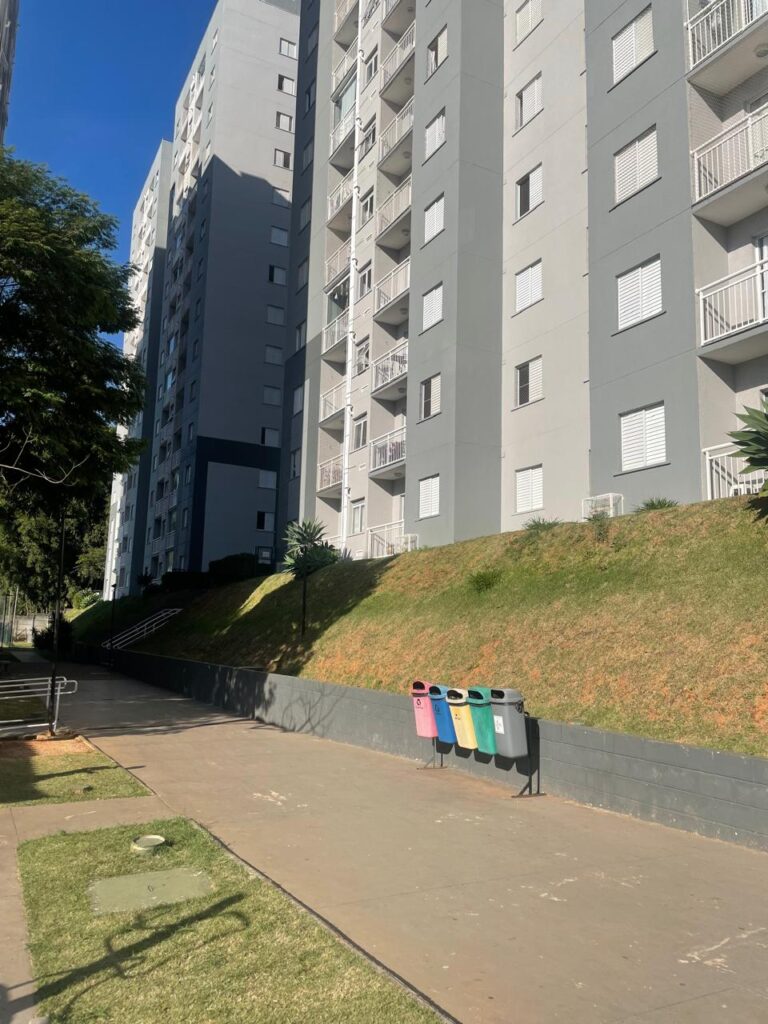 Apartamento em Colônia