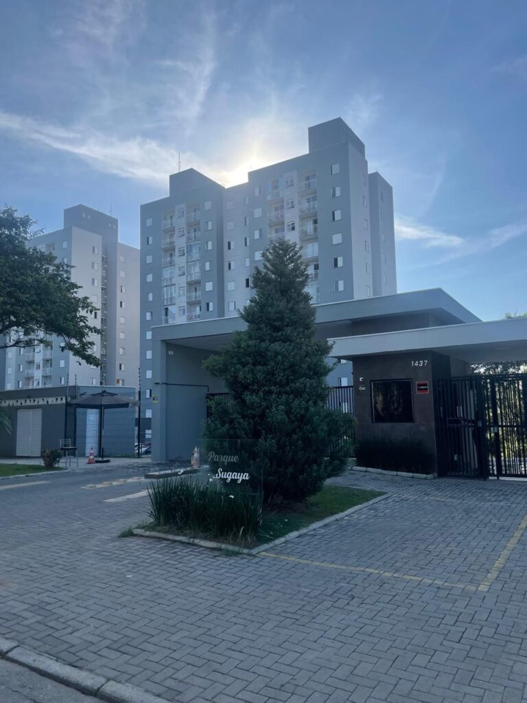 Apartamento em Colônia