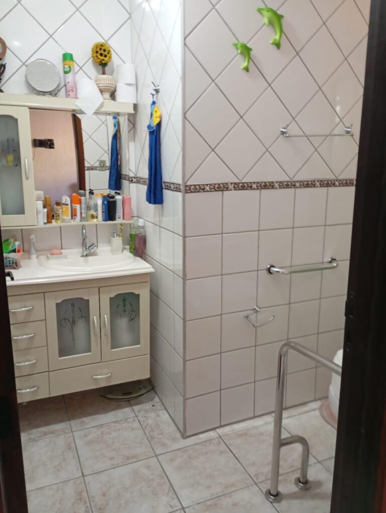 Sobrado em Área Residencial