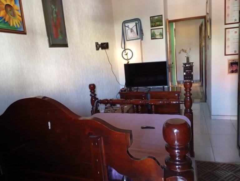 Sobrado em Área Residencial