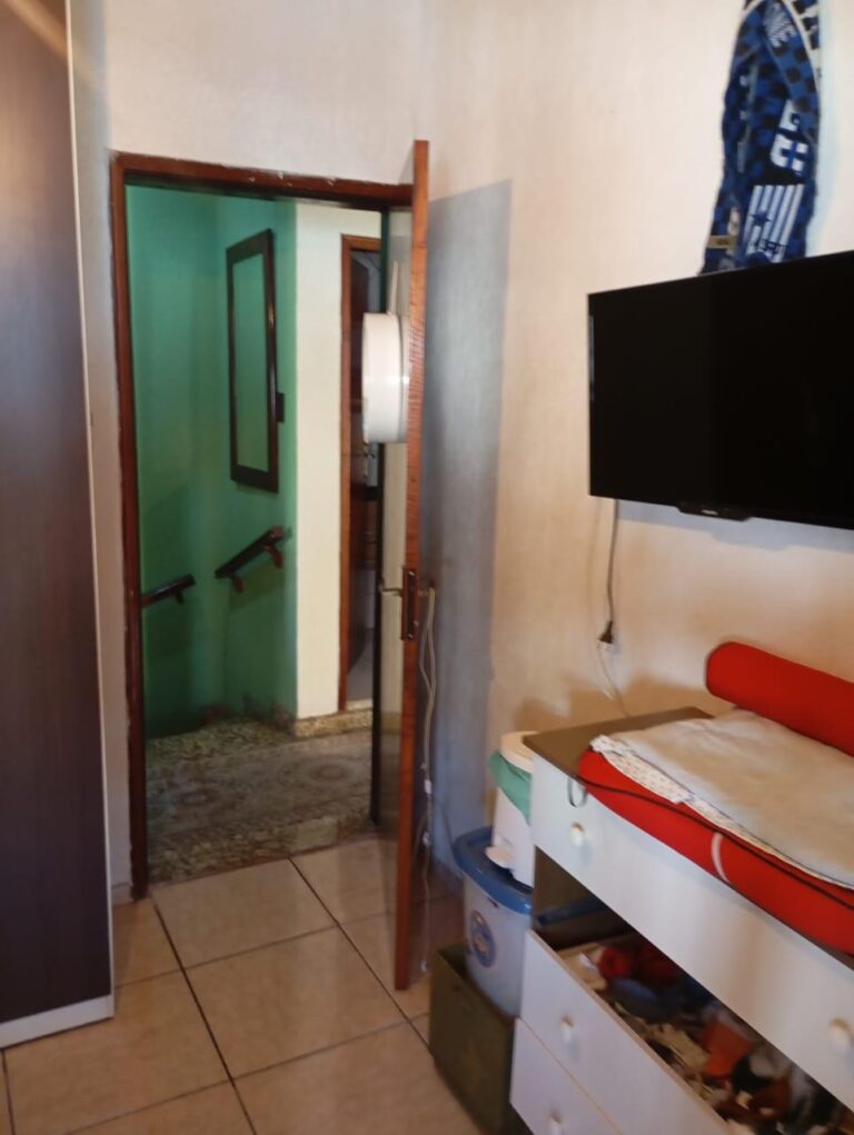Sobrado em Área Residencial
