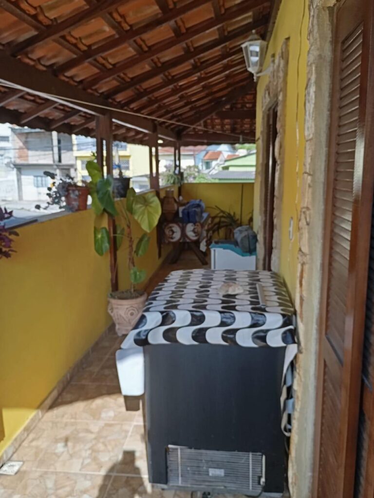 Sobrado em Área Residencial