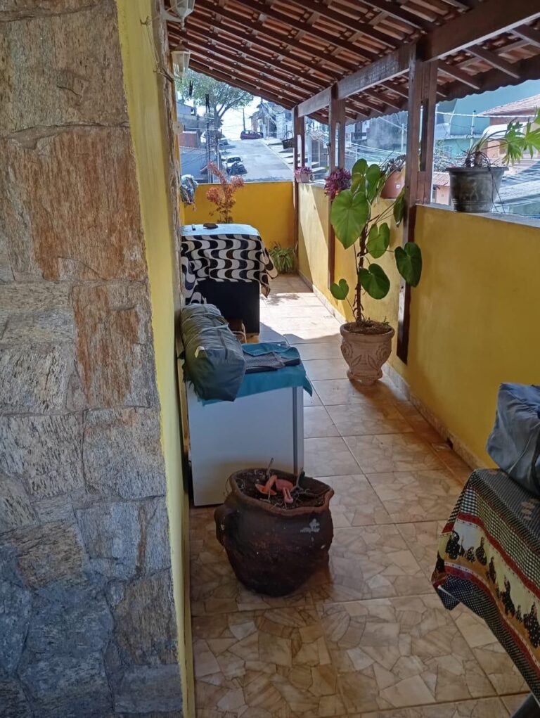 Sobrado em Área Residencial