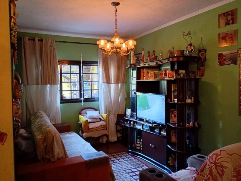 Sobrado em Área Residencial