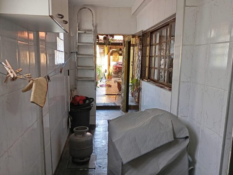 Sobrado em Área Residencial