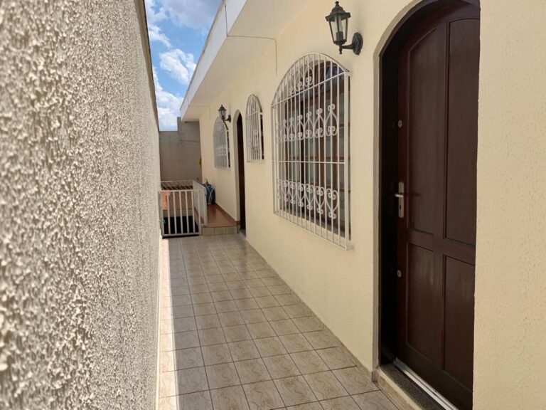 Sobrado em Jardim Carmelitas