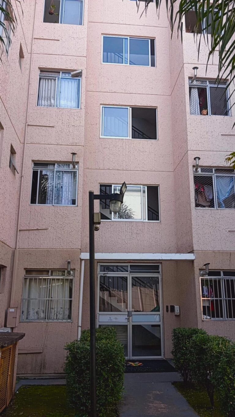 Apartamento em Colônia