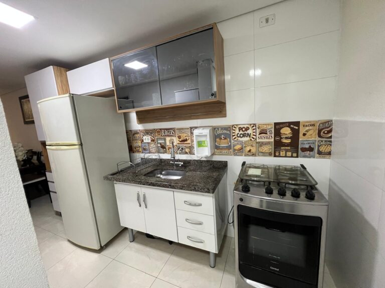 Apartamento em Vila Carmosina