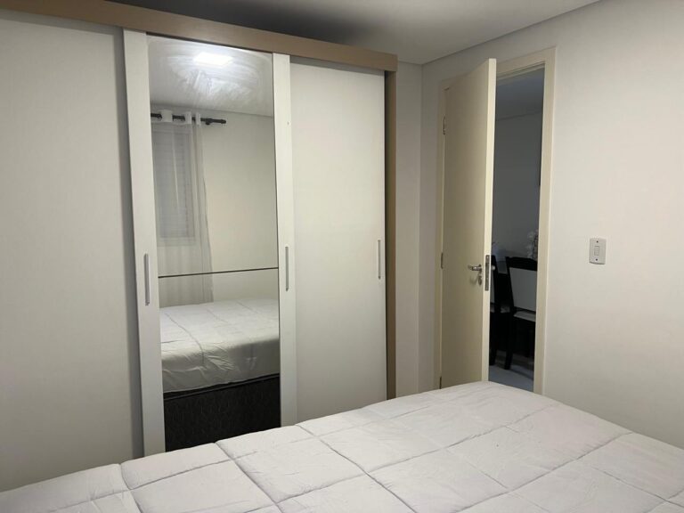 Apartamento em Vila Carmosina