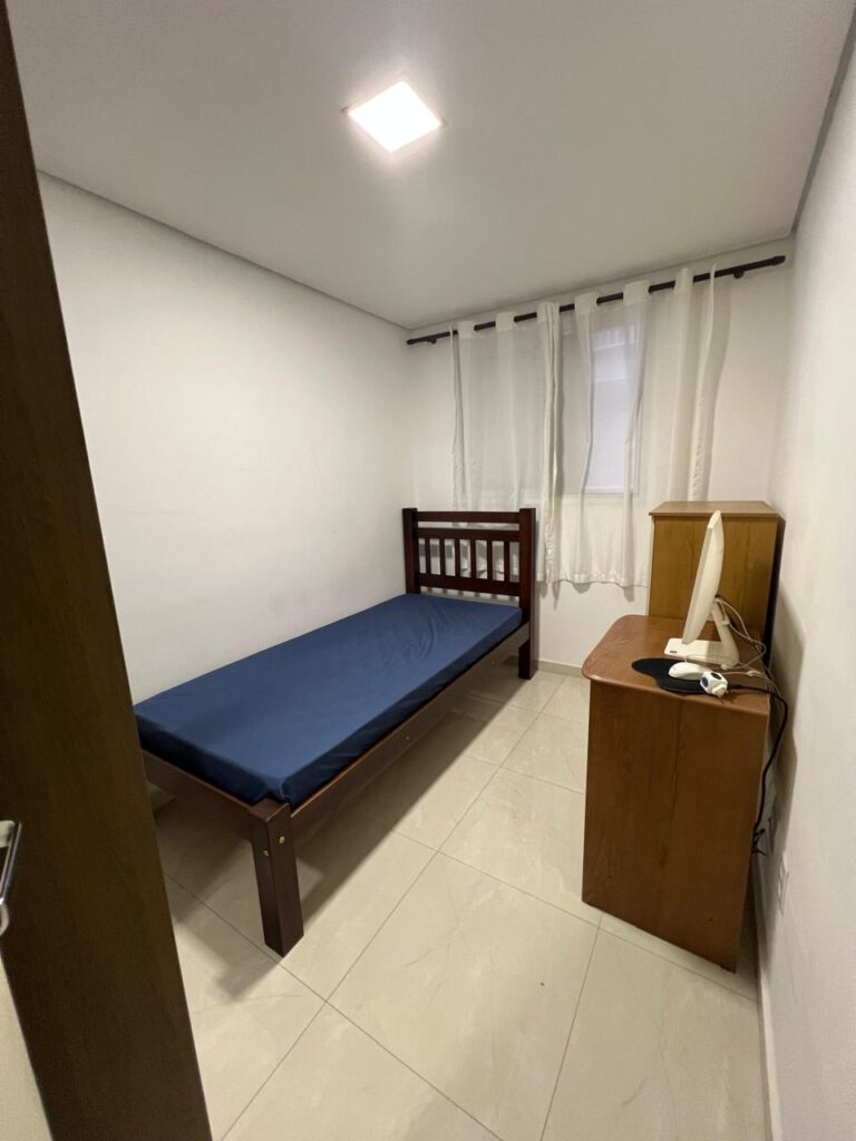 Apartamento em Vila Carmosina