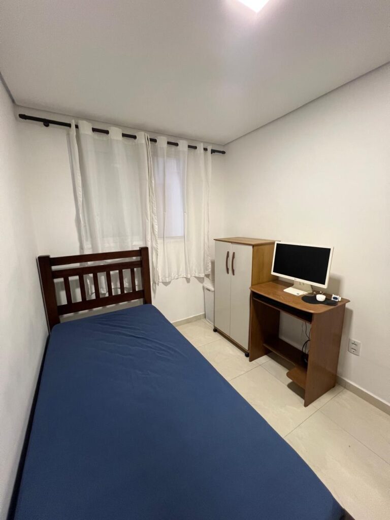 Apartamento em Vila Carmosina