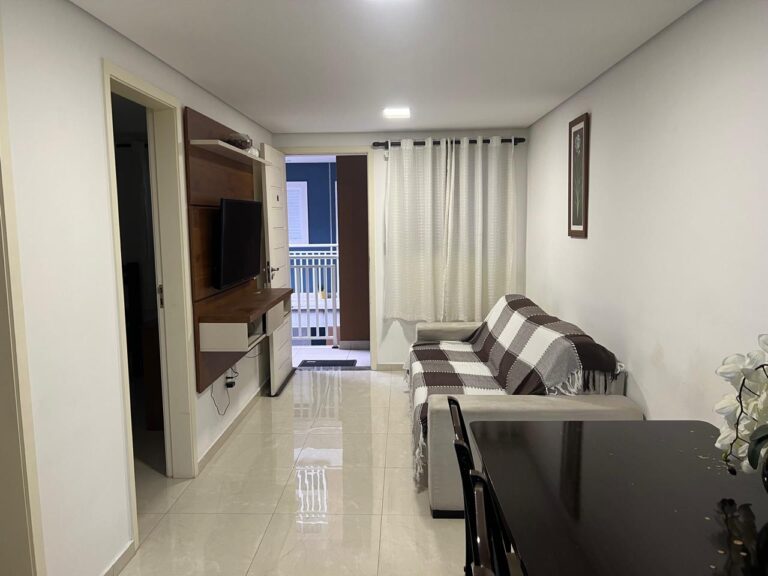 Apartamento em Vila Carmosina