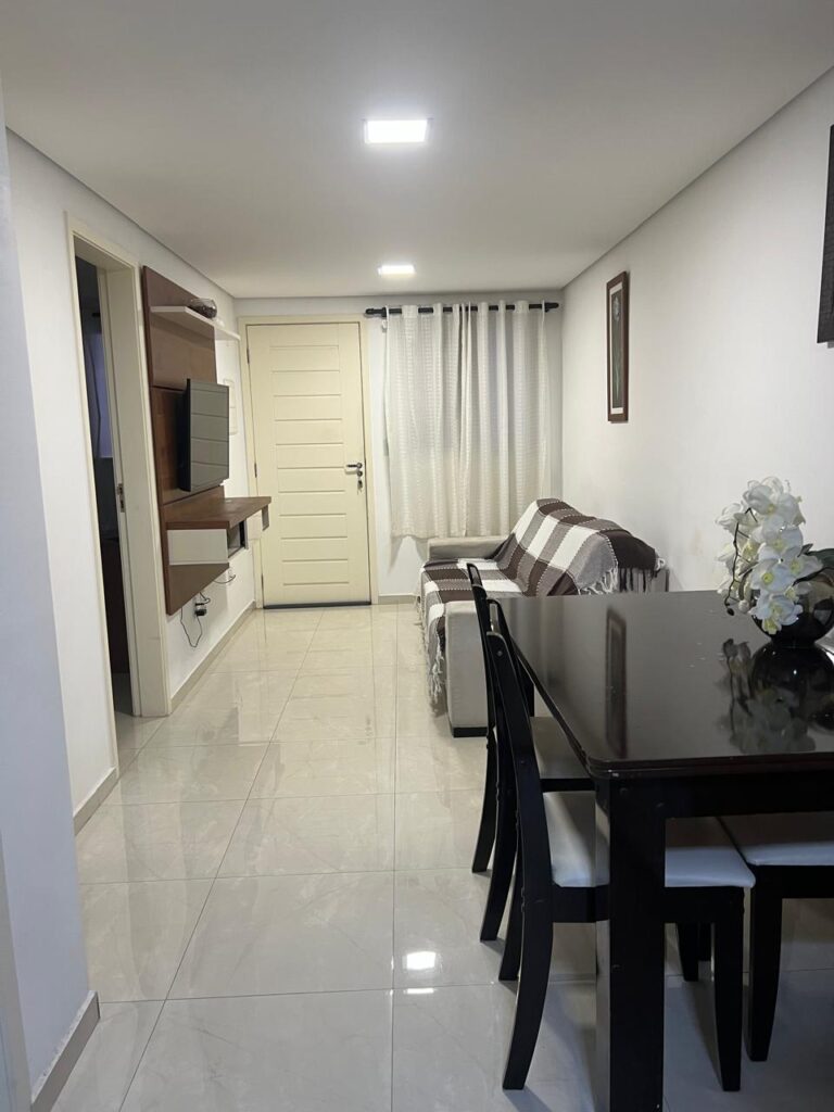 Apartamento em Vila Carmosina
