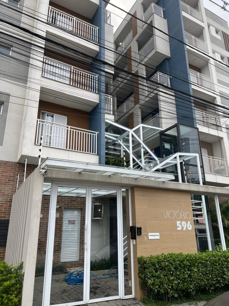 Apartamento em Vila Carmosina