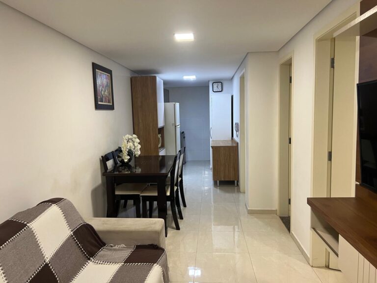Apartamento em Vila Carmosina