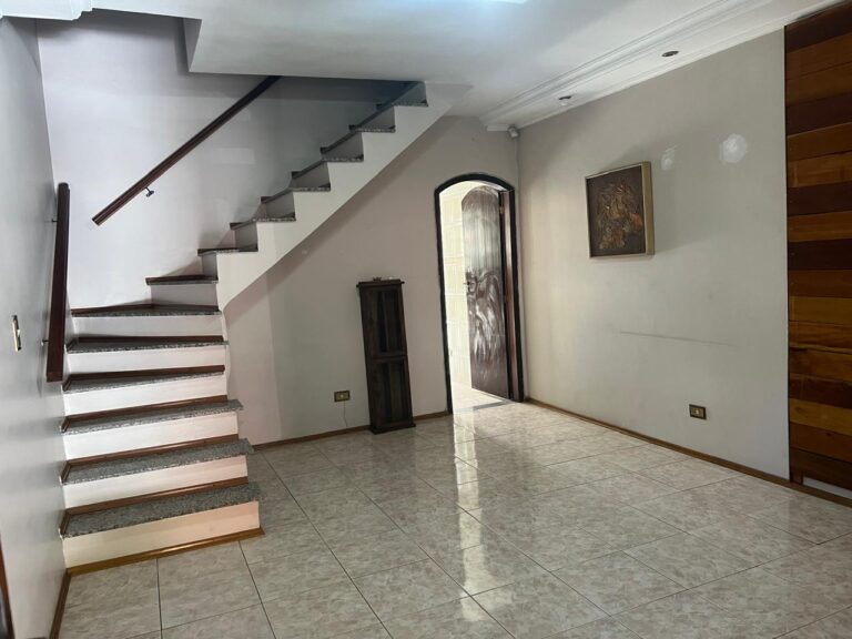 Sobrado em Pq do Carmo