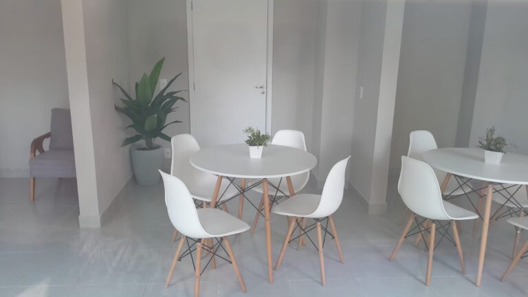 Apartamento em Vila Carmosina