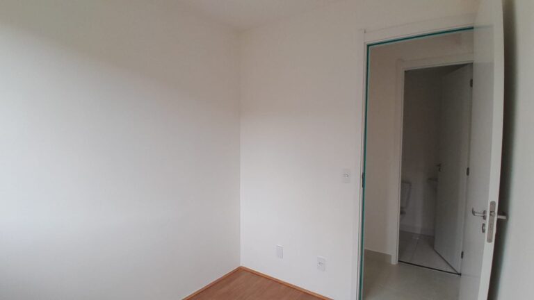 Apartamento em Vila Carmosina