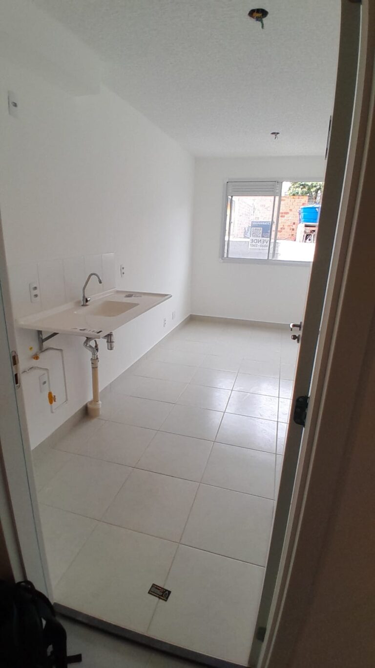 Apartamento em Vila Carmosina