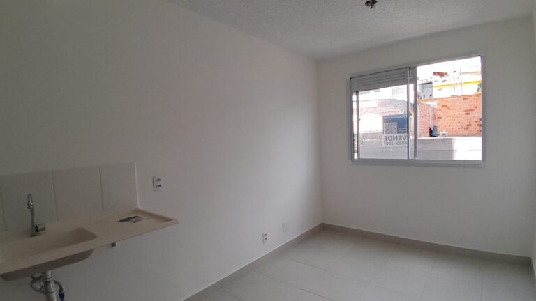 Apartamento em Vila Carmosina