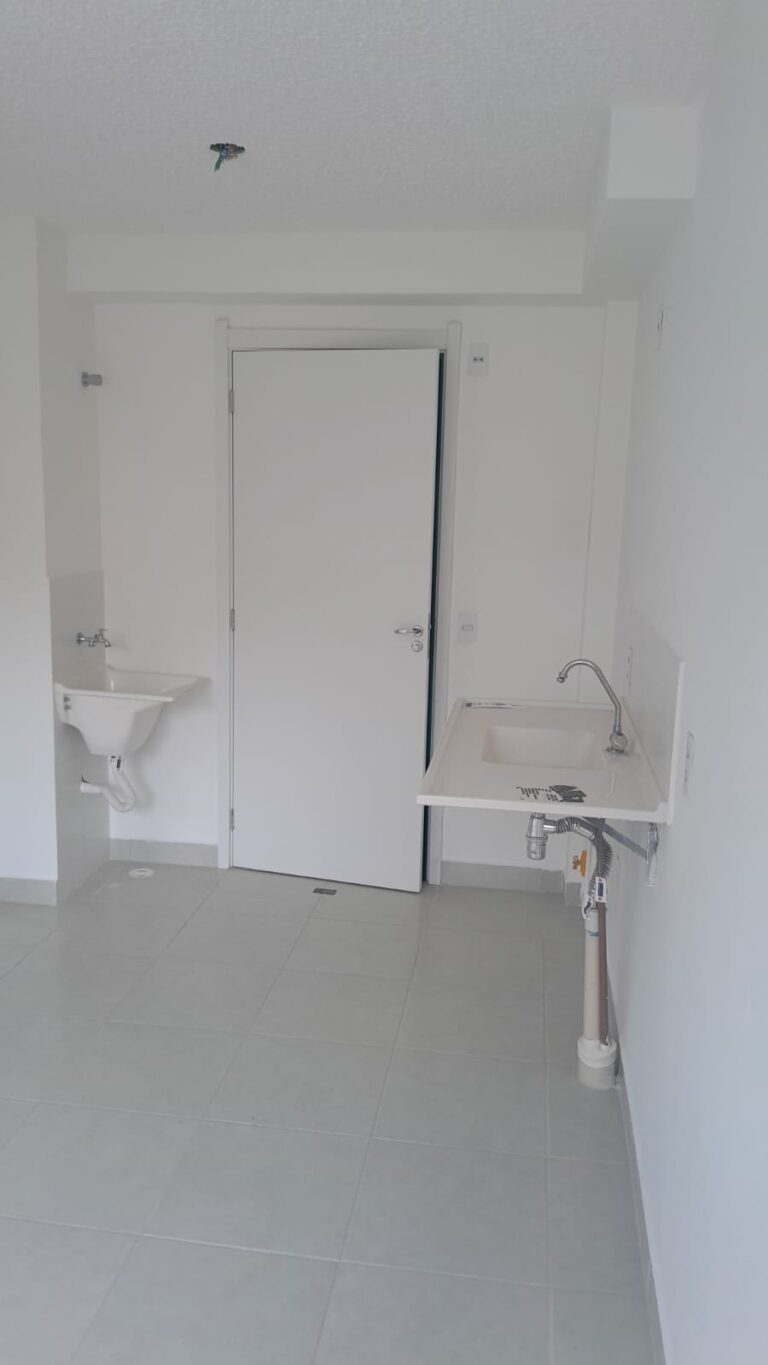 Apartamento em Vila Carmosina