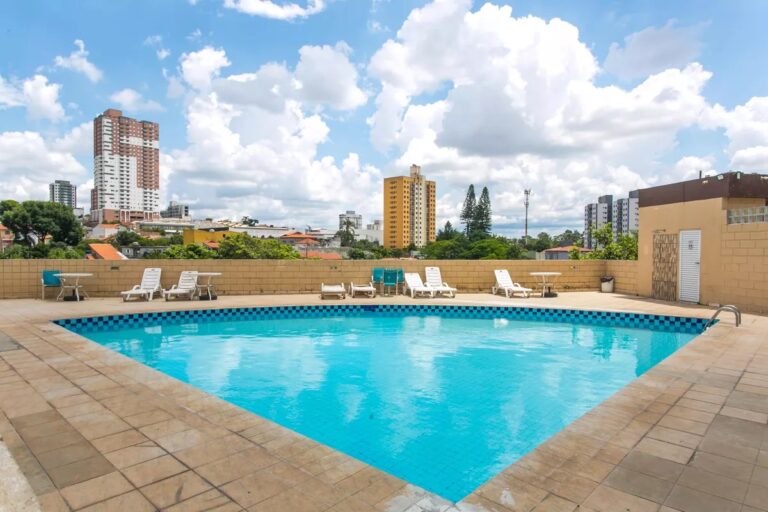 Apartamento em Vila Carmosina