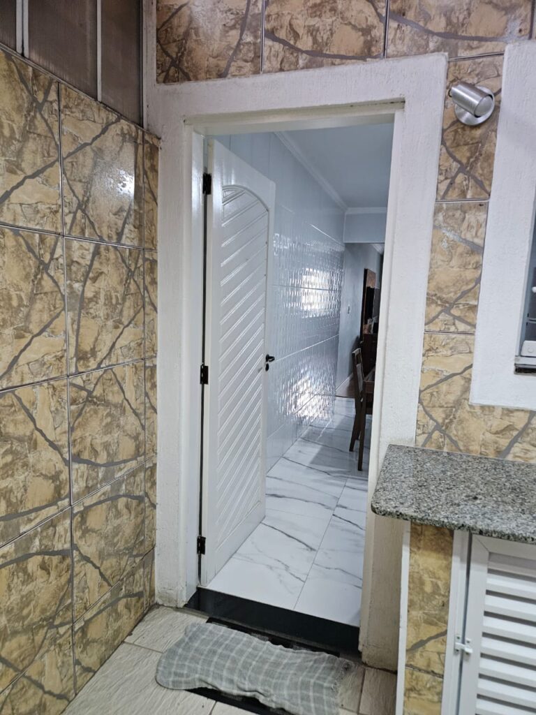 Sobrado em Vila Carmosina